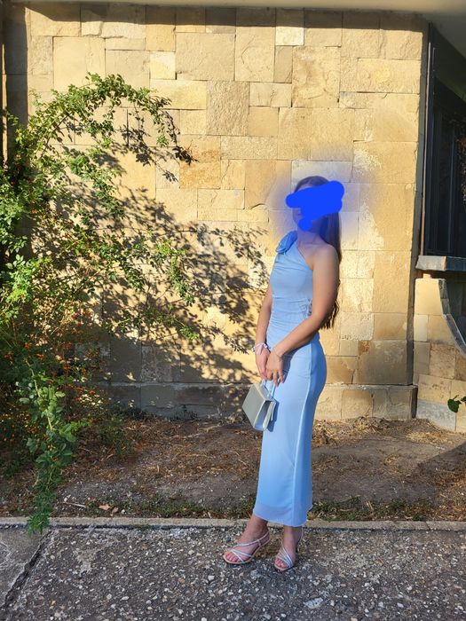 Миди рокля по тялото