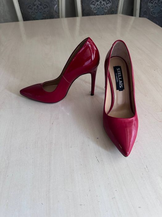 Каблуки бордо,кожа