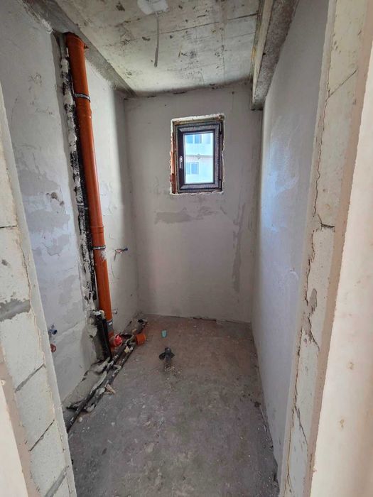 1788-Продава се двуетажна тухлена на плоча къща в кв. Добровски!