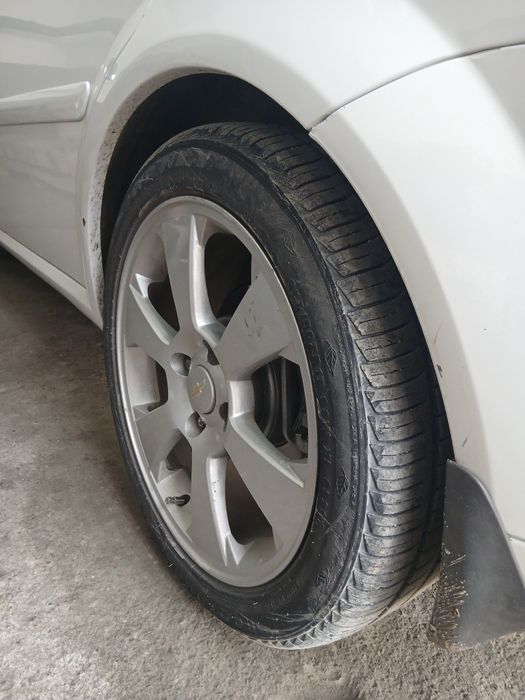 Lasetti gentra 205/50 r17 diska balon