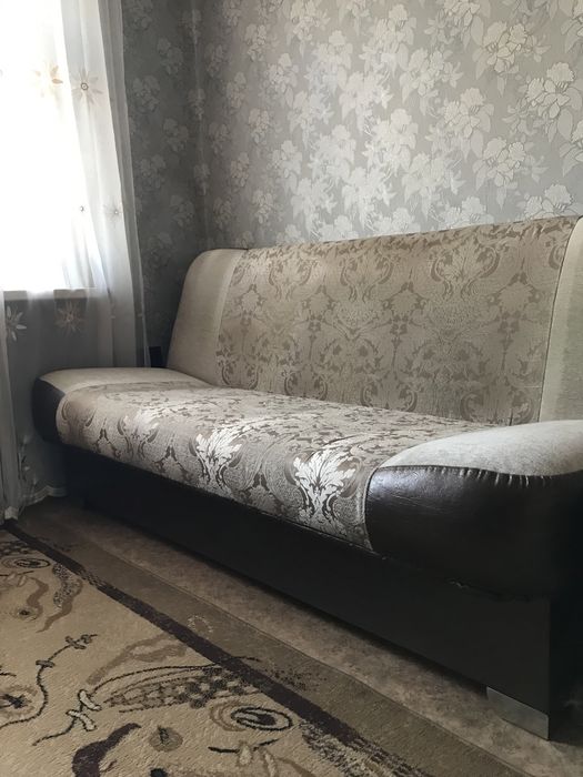 Продам диван в хорошем состоянии ,