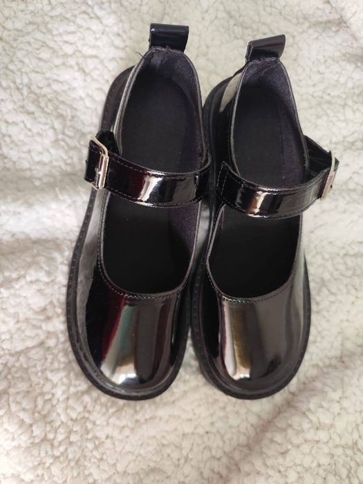 Продам туфли. 3500 новые