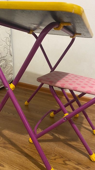 Продам парта для девочек