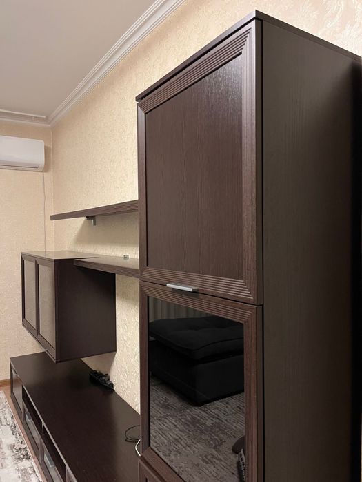 Продается настенный гарнитур для гостиной