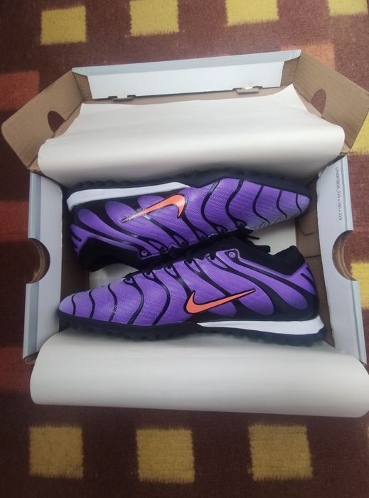 NIKE сараконошки