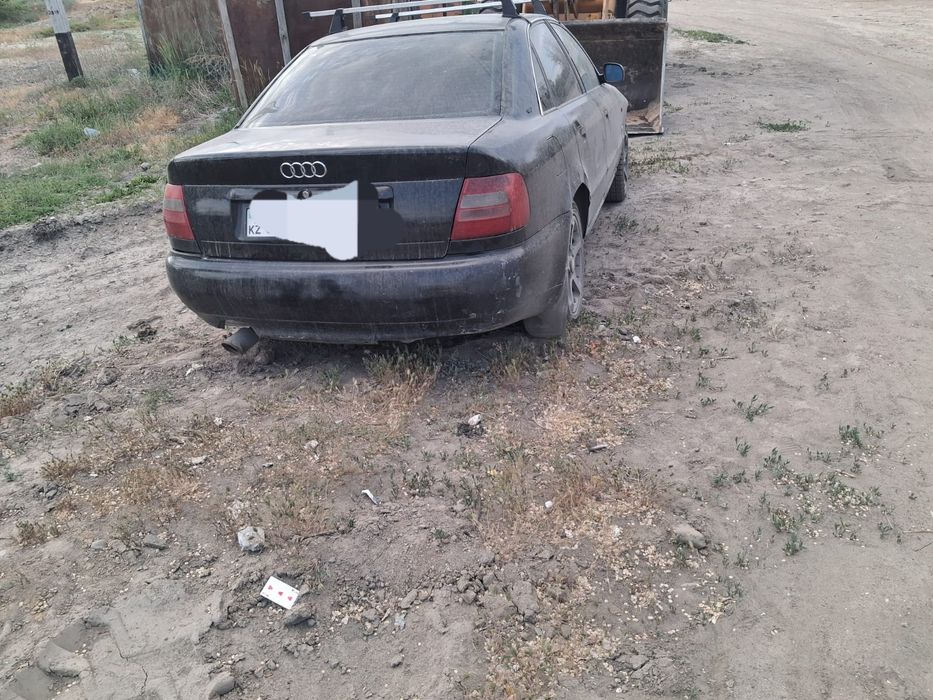 Продам аудиА4 по запчастям