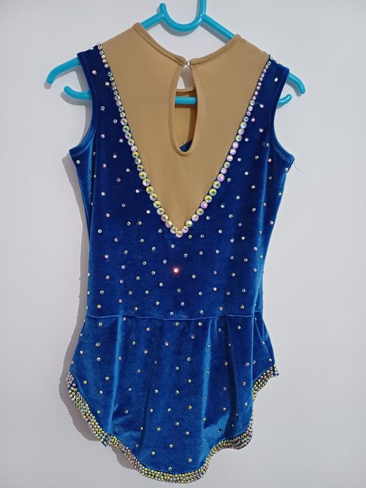 Costum gimnastică ritmică