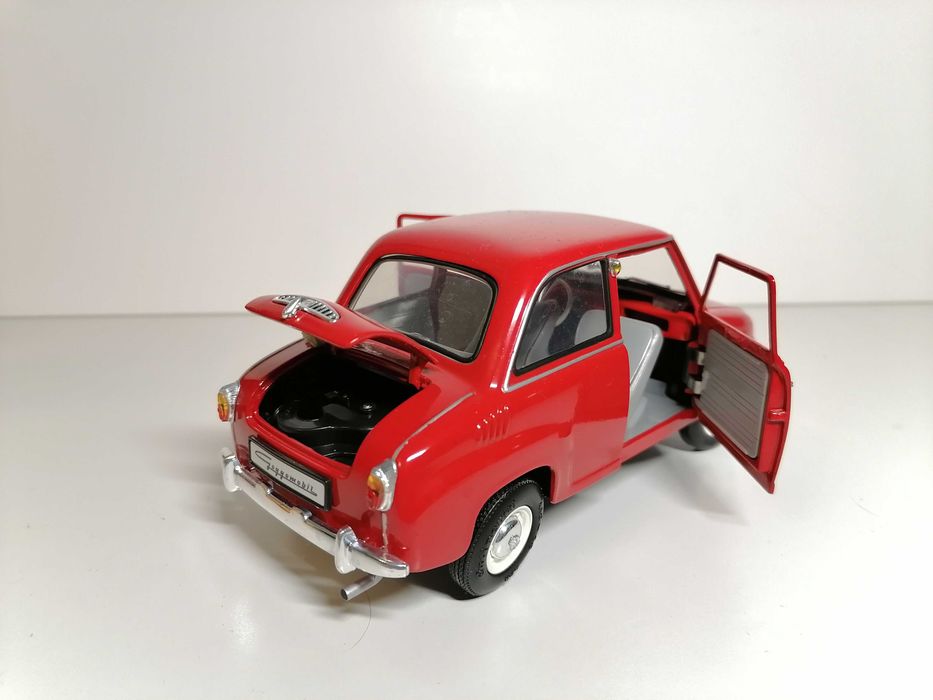 Колекционерски модели в мащаб 1:18