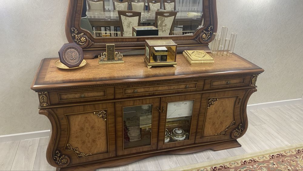 Мебель с зеркалом,