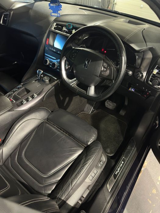 Vand Citroen DS5 full hibrid volan pe dreapta inmatriculat