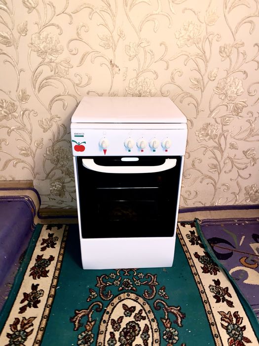 Продам газ плиту Беко