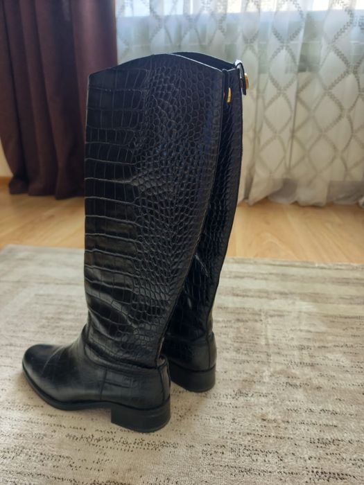 Продам оригинальные высокие сапоги