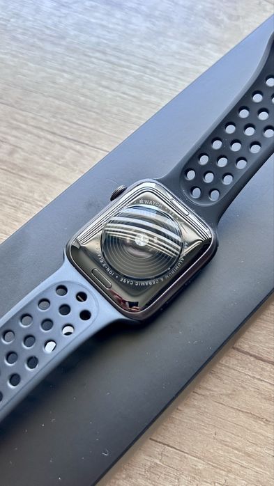 Apple Watch SE (Nike Edition)