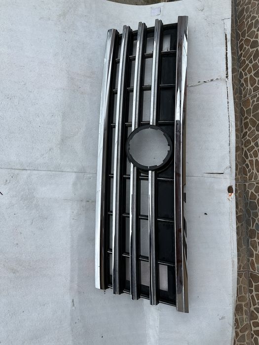 Grilă radiator vw touareg cr 7.