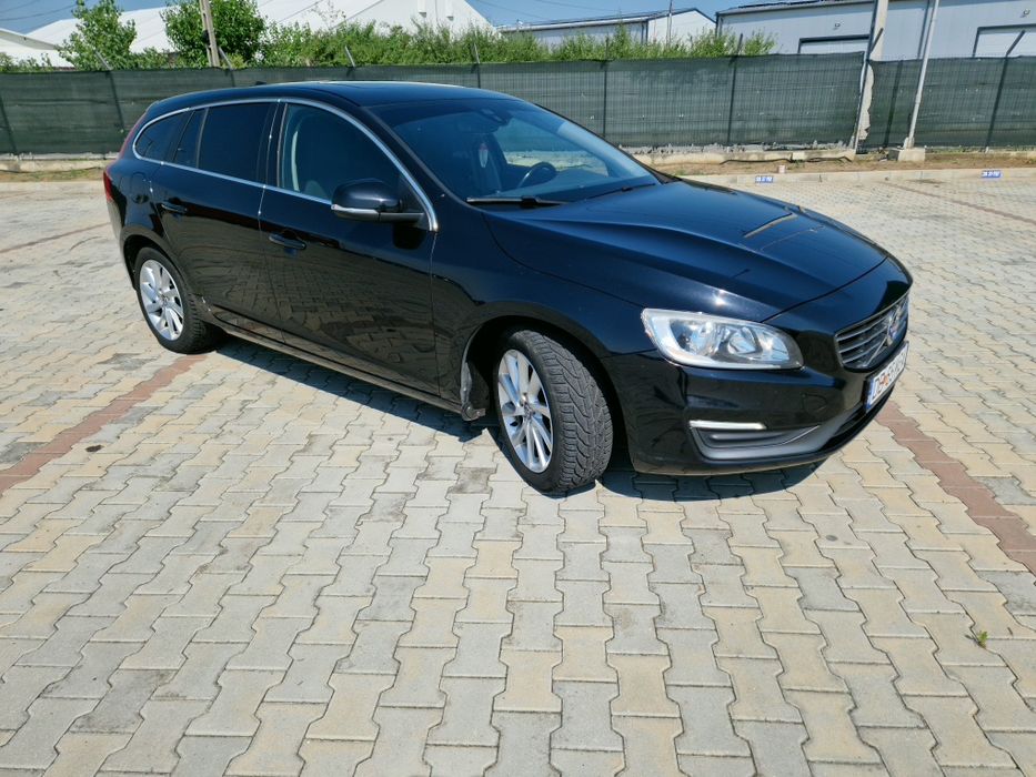 Vând volvo v60 2015