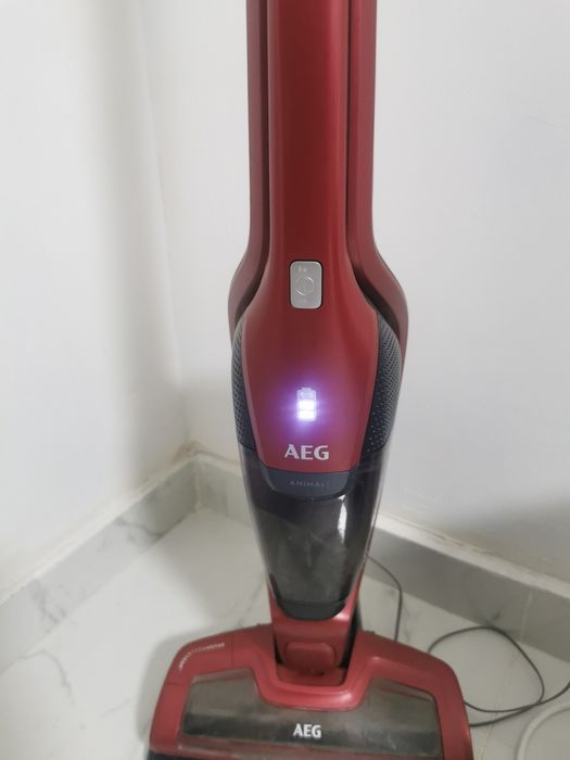 Aspirator AEG, CX 7