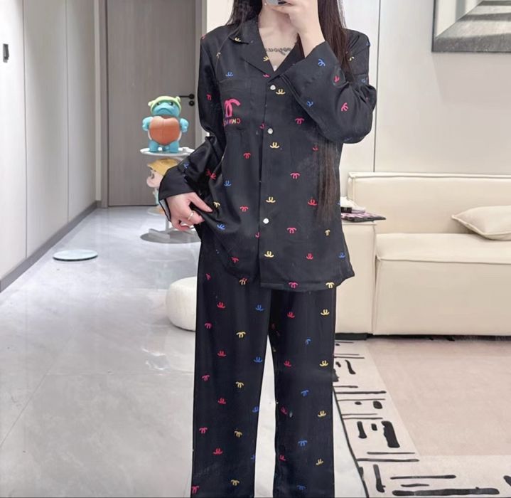 Женские шелковые пижамки