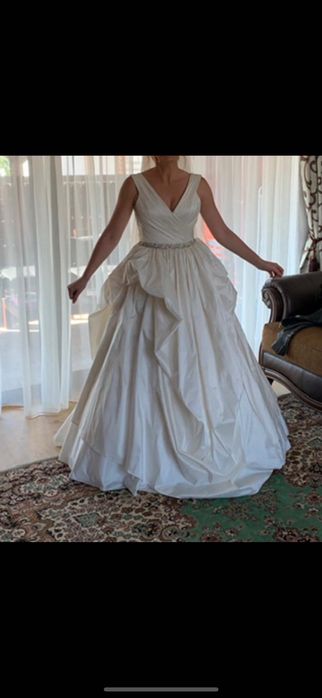 vand rochie mireasa