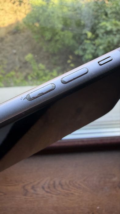 Iphone 11 64gb + 3 кейса