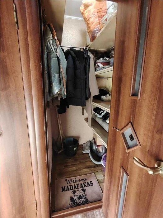 // 2 комн. кв. в центре рядом с ТЦ "Алем"