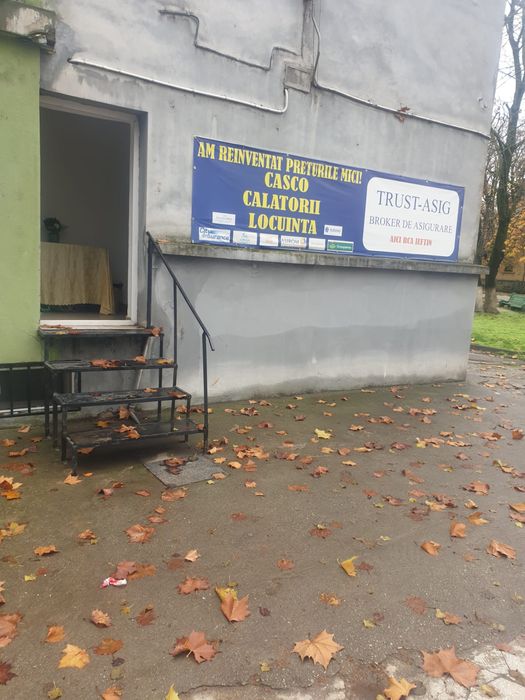 Vand spatiu Bulevardul Carpati negociabil