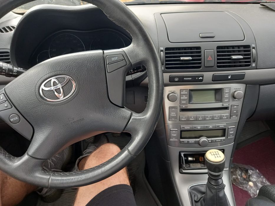 Toyota avensis de vanzare
