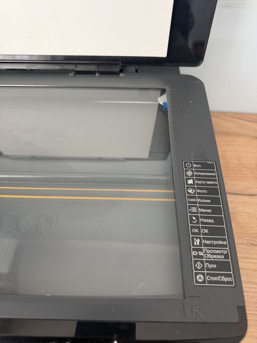 Продам цветной принтер Epson