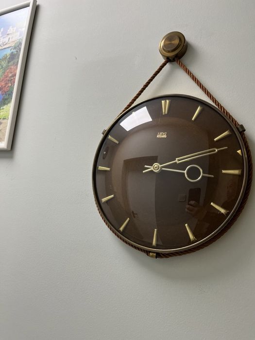 Стенен часовник / 50-те