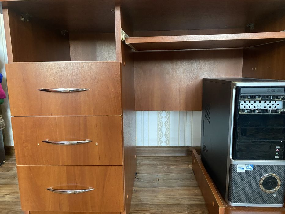 Компьютерный стол