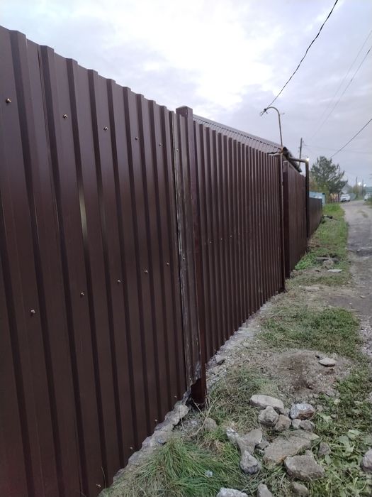 Установка заборов, столбиков