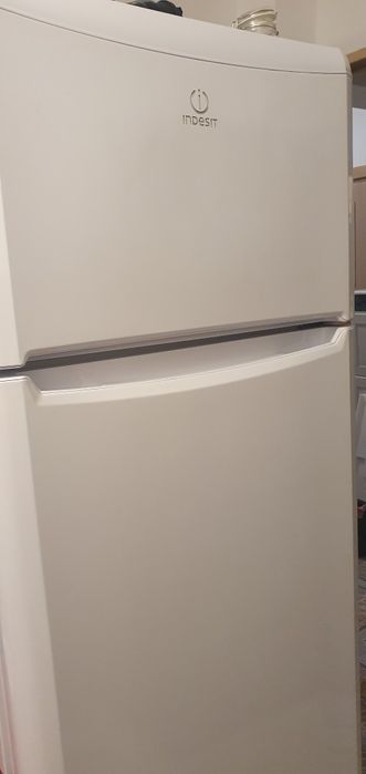 Vand frigider Indesit
