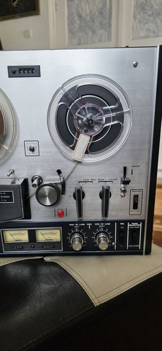 Vând magnetofon Akai G-X-4400D