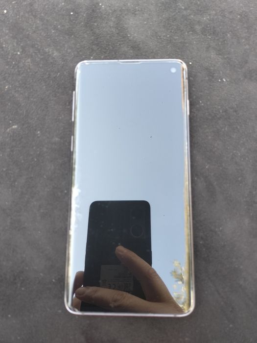 Samsung s10 в идеальном состоянии