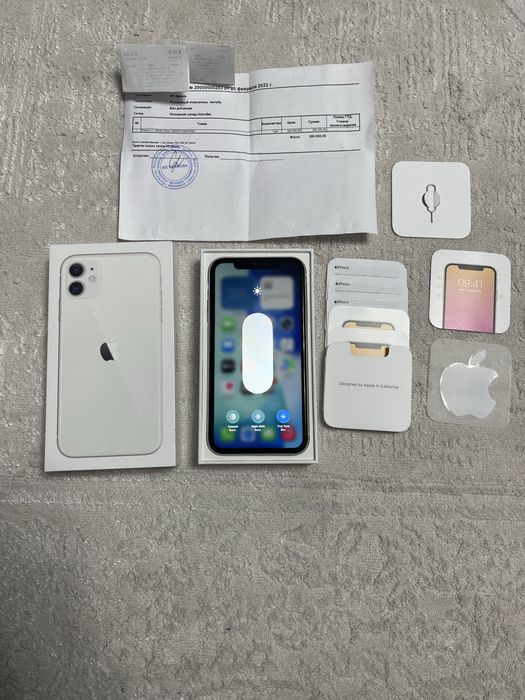 iPhone 11 в илеальном состоянии.