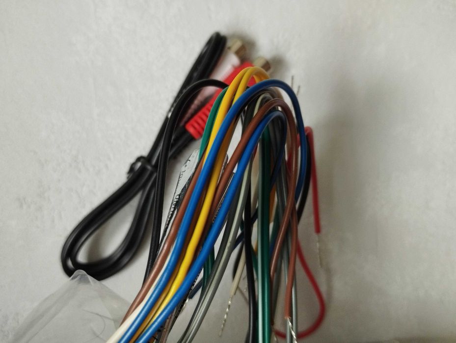 Продавам усилвател еквалайзер за кола Pyramid 705CD