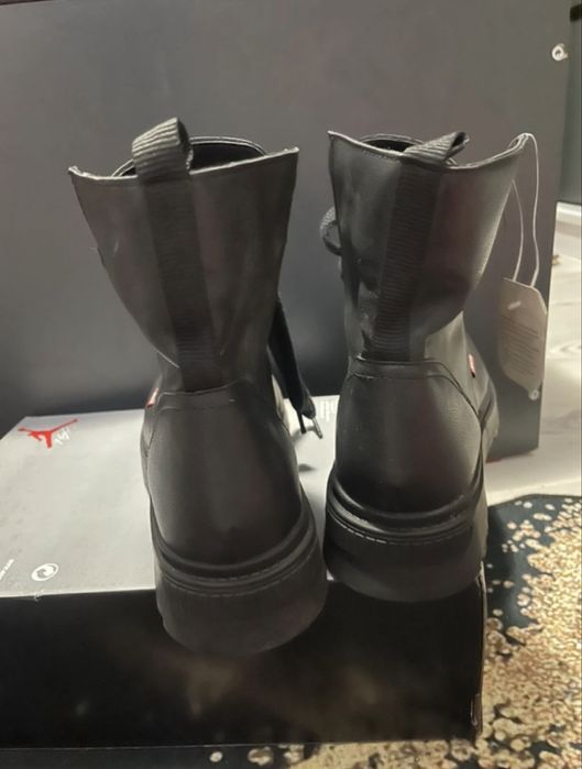 Bocanci Levi’s originali confortabili si calitativi