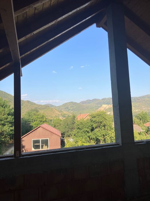 Casă de vânzare  la munte (la roșu++)