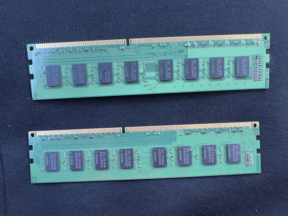 2x 4 GB ram Samsung 8 GB RAM