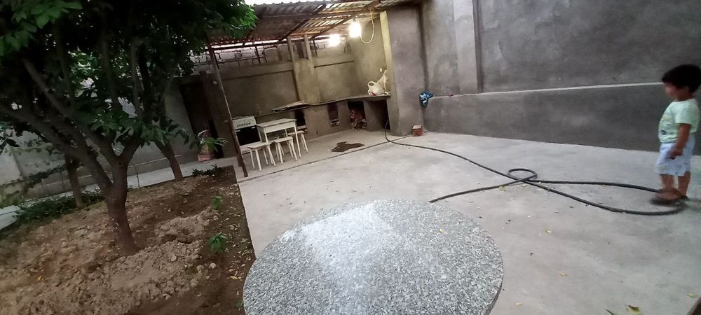 Продаётся дом в Бектемирский район Мажнунтол махалля