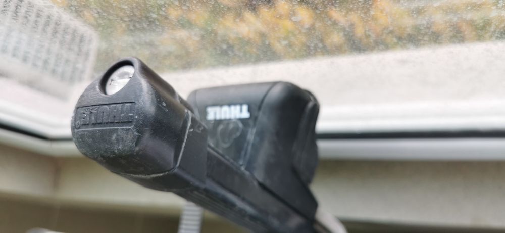 Греди за багажник на таван на автомобила.