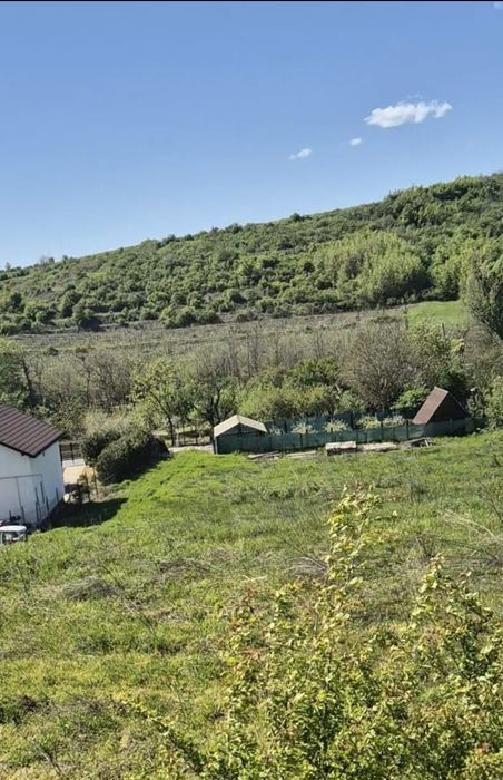 Vand loturi de teren intravilan