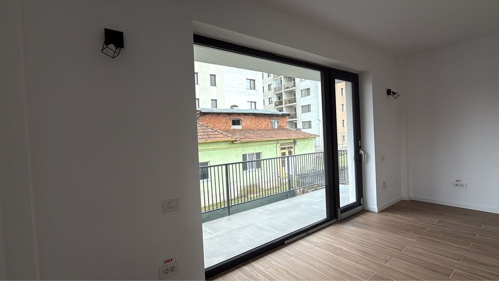 Spatiu comercial birouri centru 100 mp si 45 mp construiti strada Banu Maracine