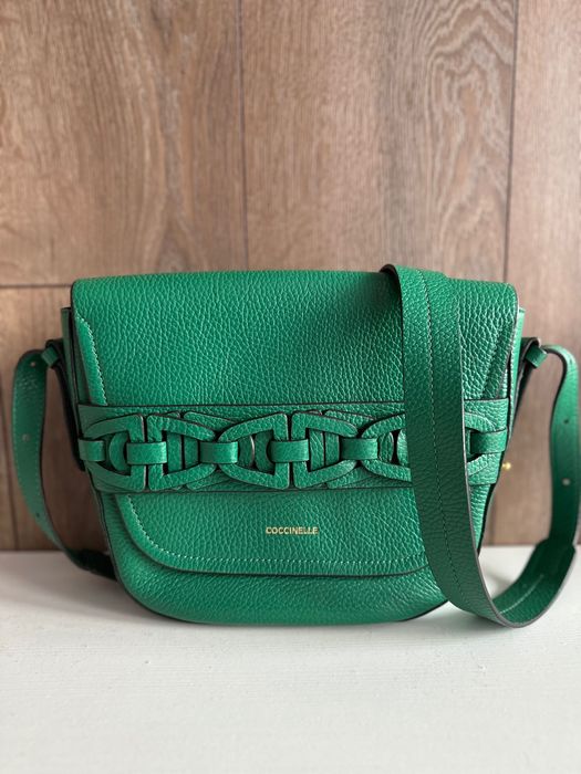 Модерна дамска чанта Coccinelle