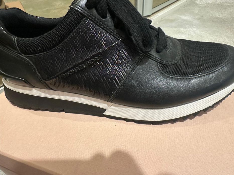 Adidasi dama Michael Kors