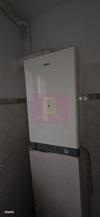 Apartament cu 3 camere de vanzare in Campina, central