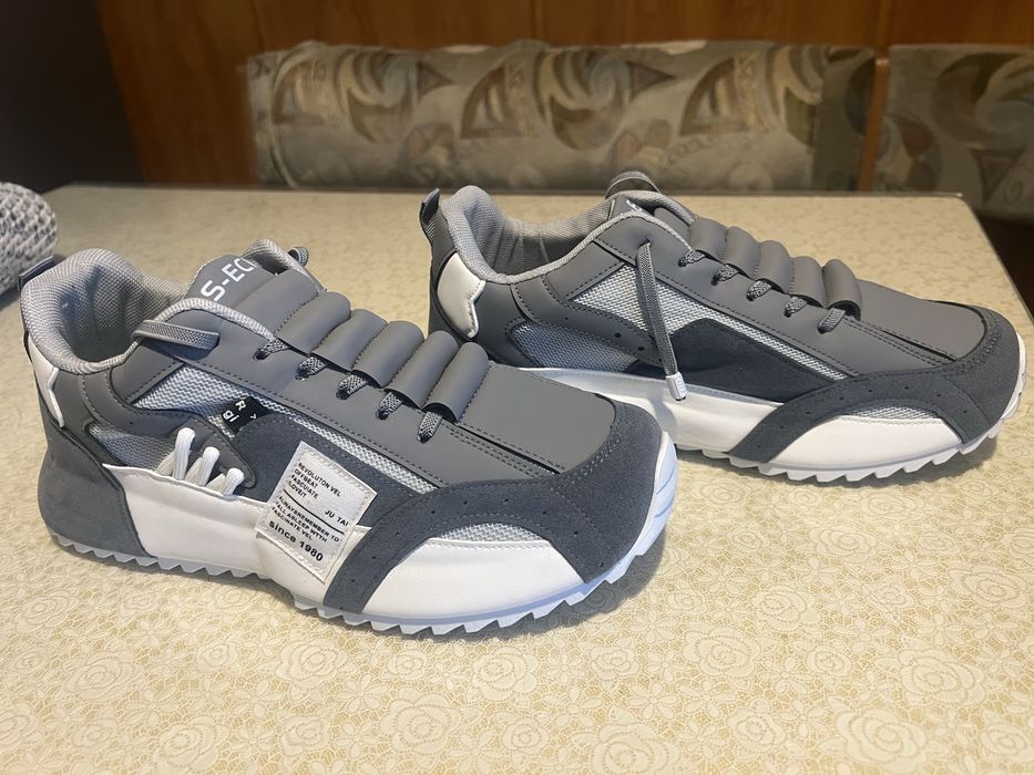 Adidasi  Barbati Noi