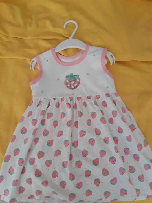 Продавам български детски рокличка