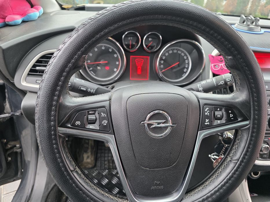 Opel astra j 2013