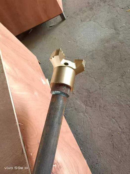 Masina foraj DIESEL 32Cp 100m Prajina 5 sape sol/piatra NOUA 7400 EURO