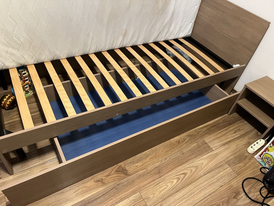 Dormitor copil/adolescent, dulap, pat, noptiera si birou